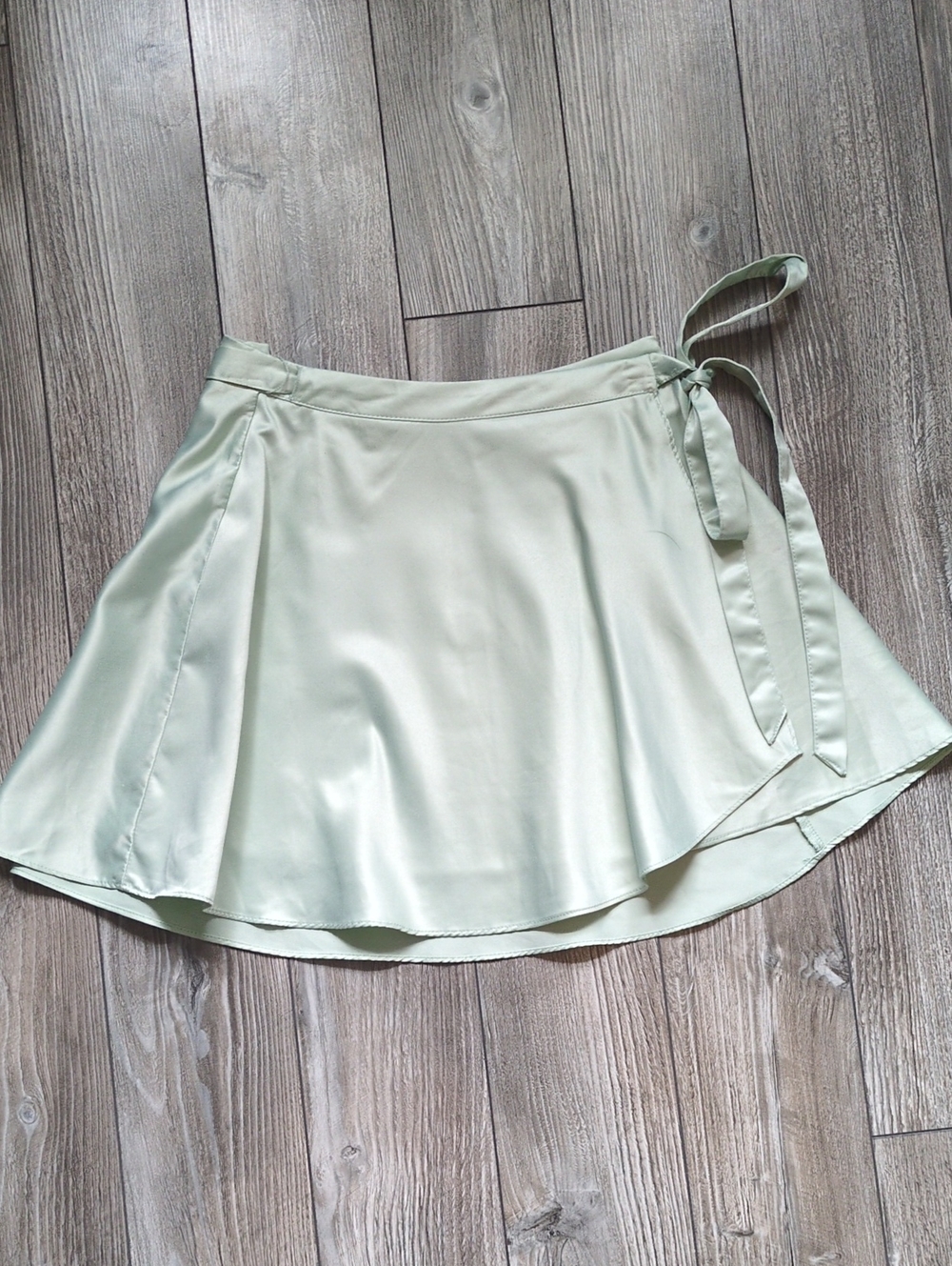5/$25 Light Sage A-Line Tie-Waist Wrap Satin Skirt XS